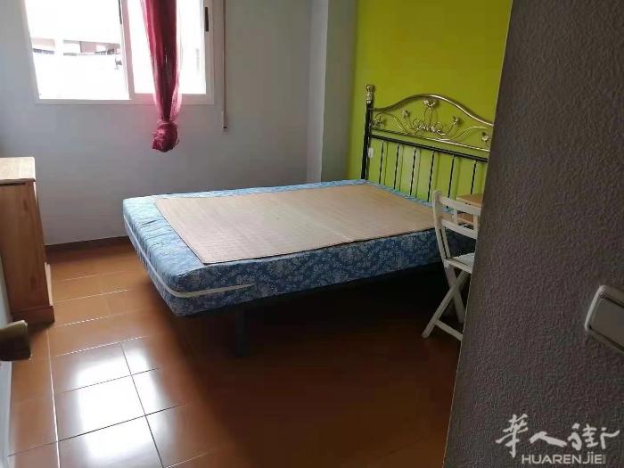 🏡马德里1/10Plaza de Castilla两个大房间出租，1，9，10