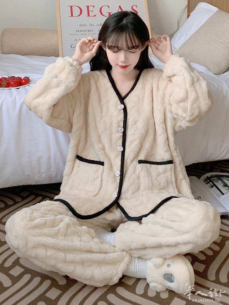 珊瑚绒睡衣女秋冬季加厚加绒外穿2021新款高级感法兰绒家居服ins   预定款三个星期到货 外省可以邮寄，更多图片加  + 微信 631961275