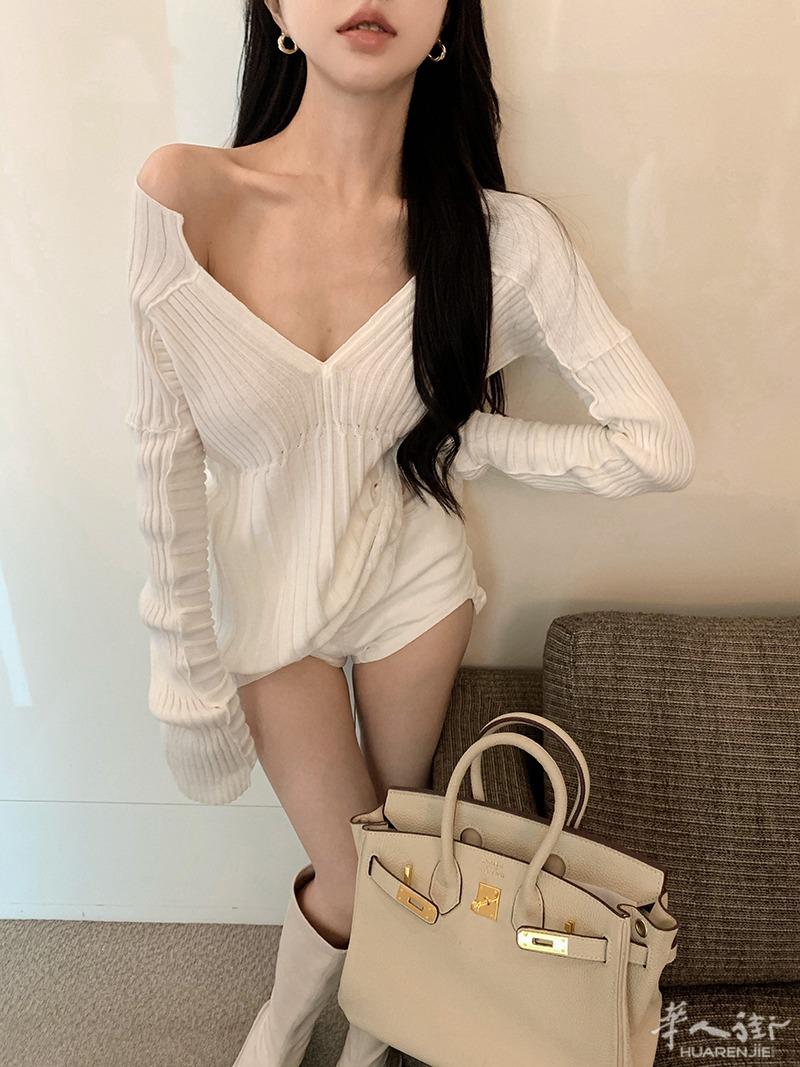 纯欲露肩针织衫女装秋季设计感重工短款修身内搭打底毛衣长袖上衣 预定款三个星期到货 外省可以邮寄,更多图片加 + 微信 631961275