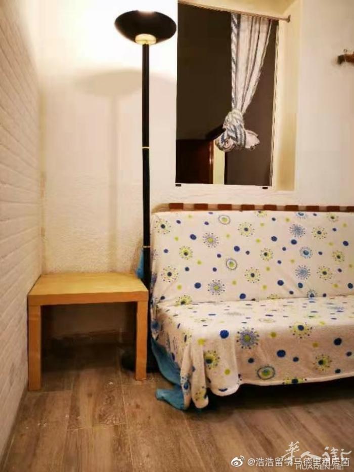 🔵6路Usera地铁口整租，地铁口一分钟路程，房子4房一厅，Baja 与街道平