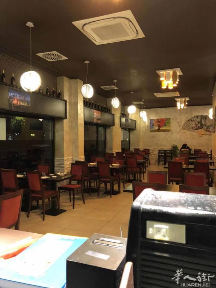 米兰日本寿司🍣餐馆转让、总共有200个平方 有70个位置、生意稳定、房租加物业
