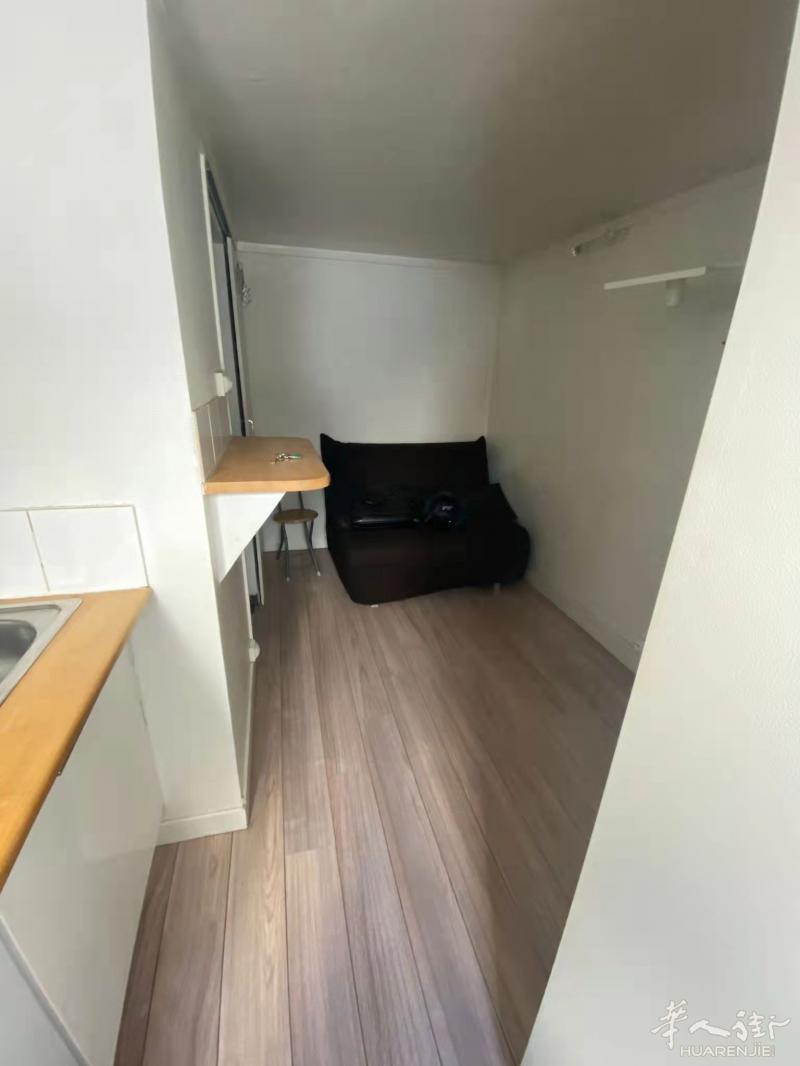 10区 rue du chateau d'eau 490欧