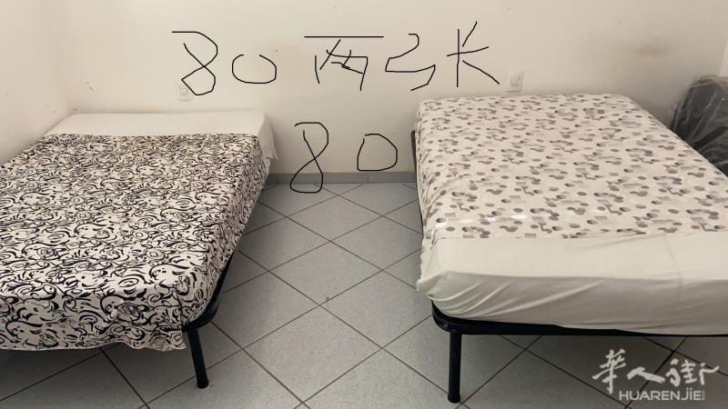 一米2的床跟床脚一起送了有二张需要的联系3206232887