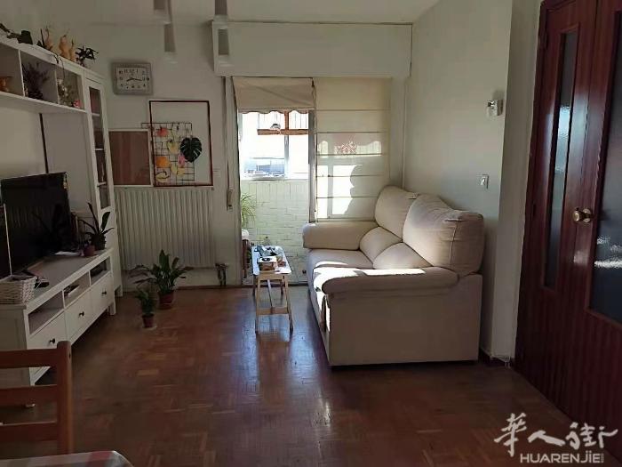 🏡san fermin单间招女生，地铁口3分钟，交通便利，不到二十分钟直达市中
