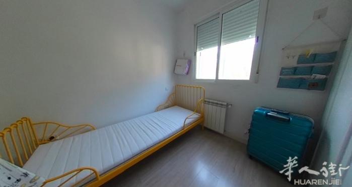 🏡6路alto de extremadura单间出租，地铁口4分钟左右，房子三