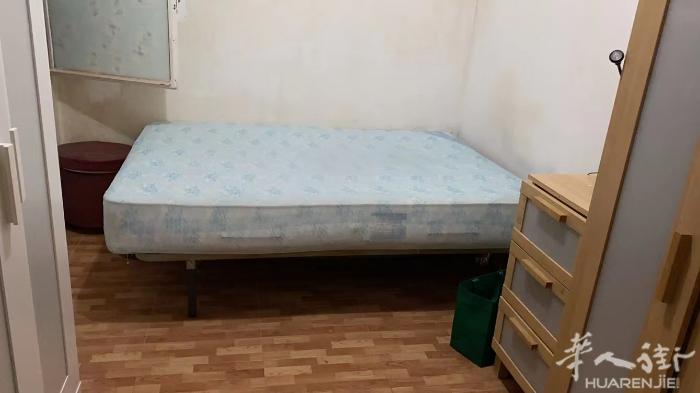 🏡巴塞单间出租，Barcelona L5 Entença 地铁口附近有单人房间