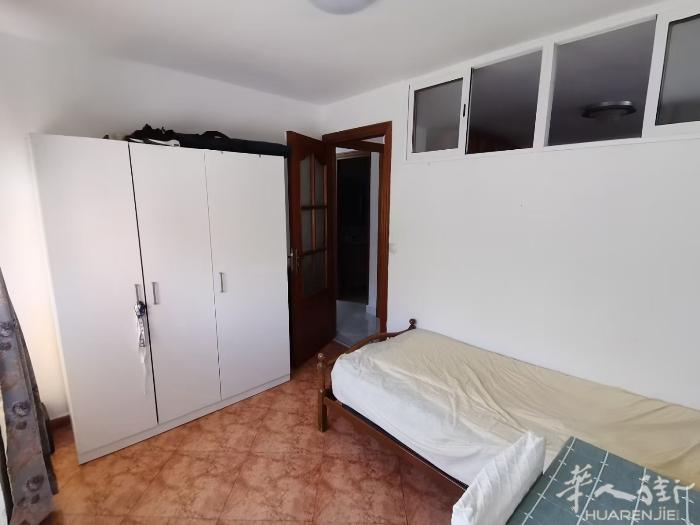 🏡6号线laguna单间出租，房子四室， 租金240包网，家具齐全，室友安静好
