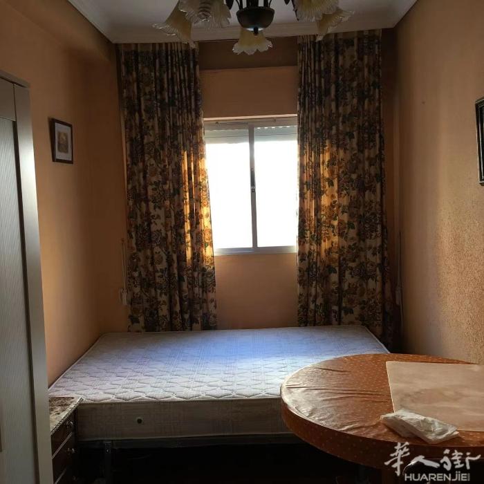 🏡5路vista alegre单间出租，地铁口一分钟， 房子四室，房间大，光线