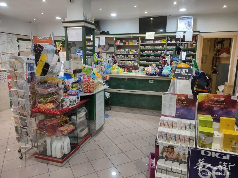 罗马Mentana店铺出租，酒吧带tabacchi
