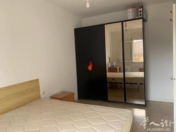 巴塞单间出租，巴塞近郊 Sant feliu de Llobregat 火车站一