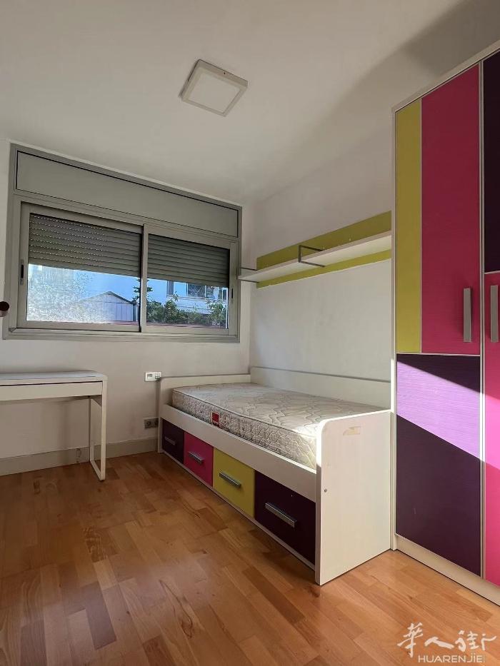 🏡巴塞单间出租，granvia 2，法院附近，地铁10号线foneria附近，
