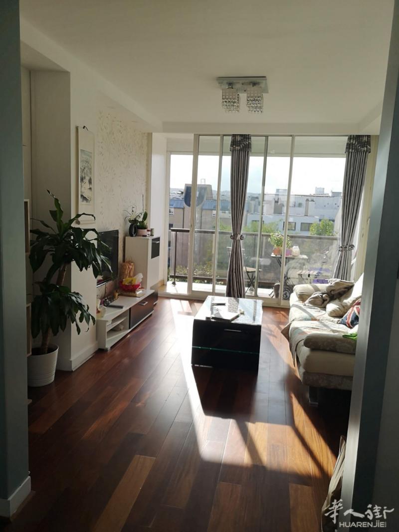 Boulogne/16区Porte de Saint Cloud 两室两厅带家具公寓出租