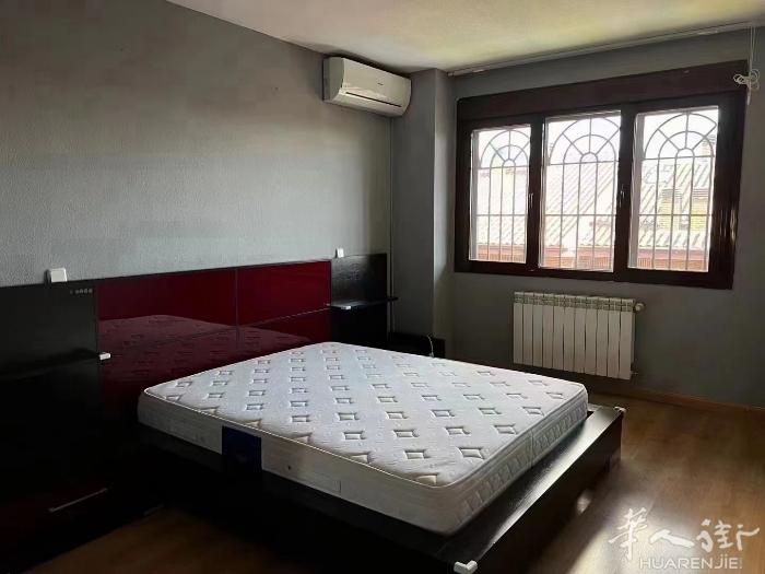 🔵Valdemoro 别墅出租，五室三卫，车库，健身房，储藏室，底层：客厅，厨