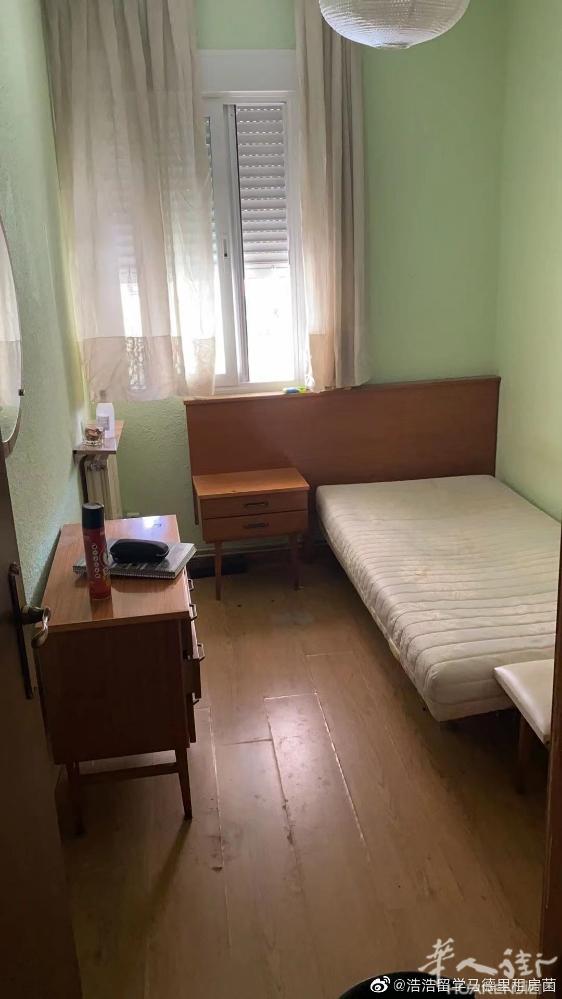 5号线Urgel朝阳单间出租 房屋两层，共三个卧室，出租二楼单间. 每层楼都有公