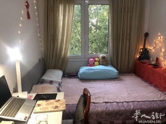🏡巴塞单间出租，地铁站Bac de roda，离地铁站4mins，离UB 市中
