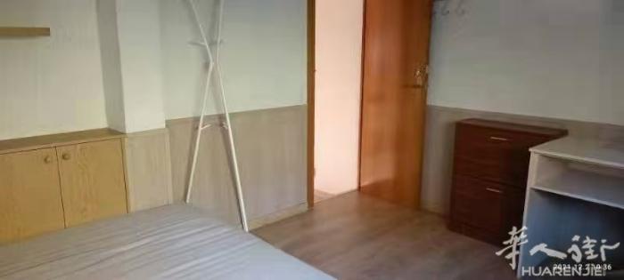 🏡巴塞单间出租巴塞4路地铁besos、 靠近海边、 附近有大型购物中心、 独门
