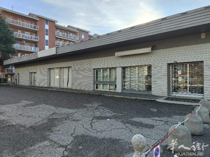 MQ  550 PIANO TERRA  CON 550MQ  SOTTO  C