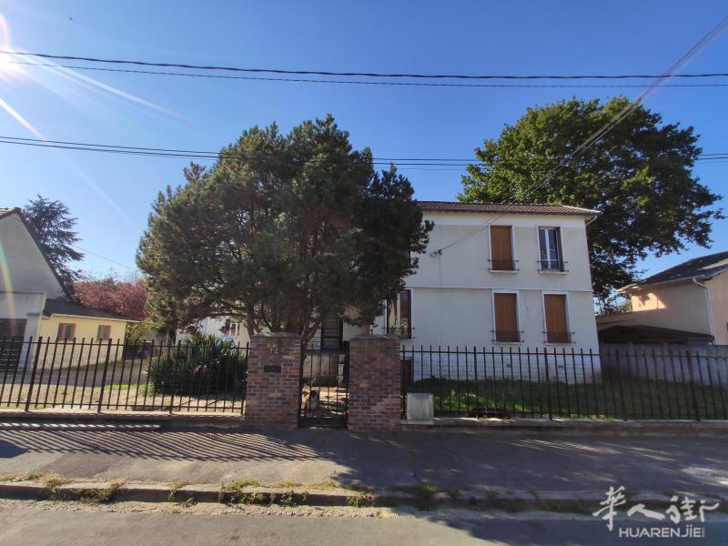出售270 平米 商业办公室兼自住 CHELLES 77省 需要翻修