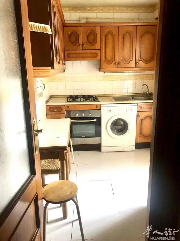 🏡马德里Alcobendas单间出租，直达马自治，直达comillas，租金3