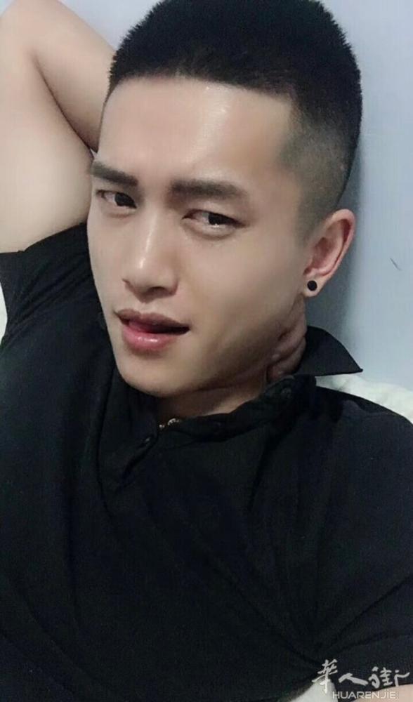 本人男，单身很久今年32岁身高1米74能否在此遇见邂逅的你，等你已久期待你的出现