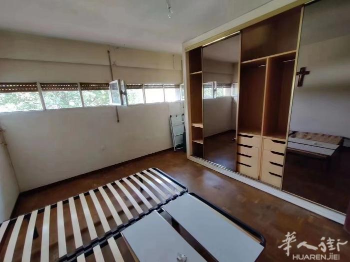 🔵马德里北部10号线Fuencarral整租，房子 三室一厅，都是大床房，地铁