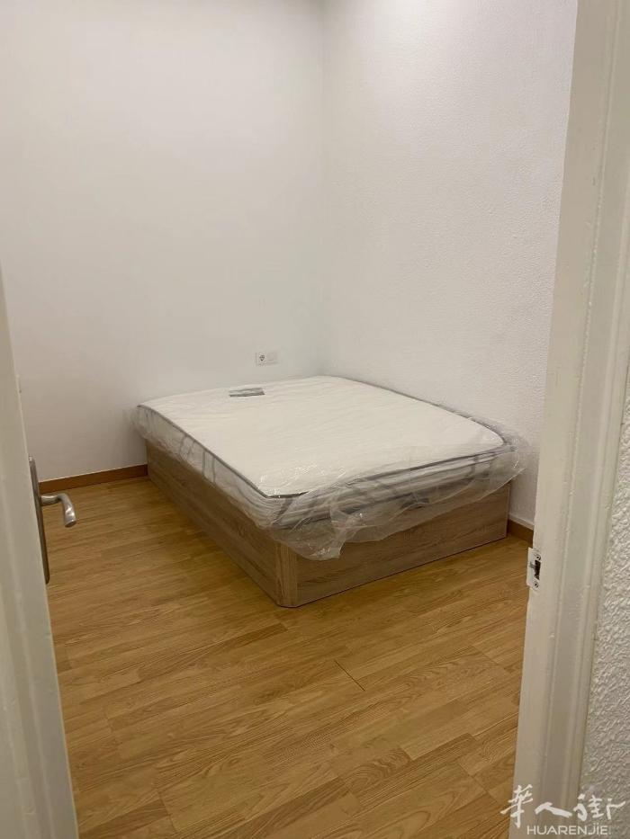 🏡巴塞单间出租，市中心Sagrada Familia 招室友，房子2房一厅 ，
