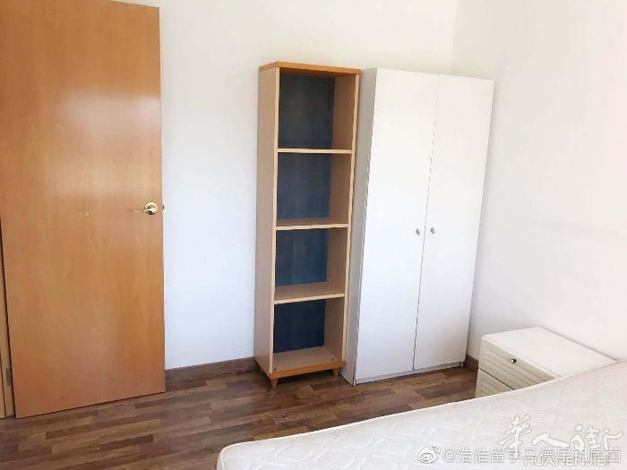 🏡L4 besos mar地铁口两分钟，三房两卫，一个大客厅大阳台，还剩一个双