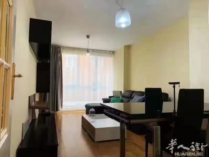 🏡Marques de Vadillo 大床房带独卫 ，精装修，租金550欧，