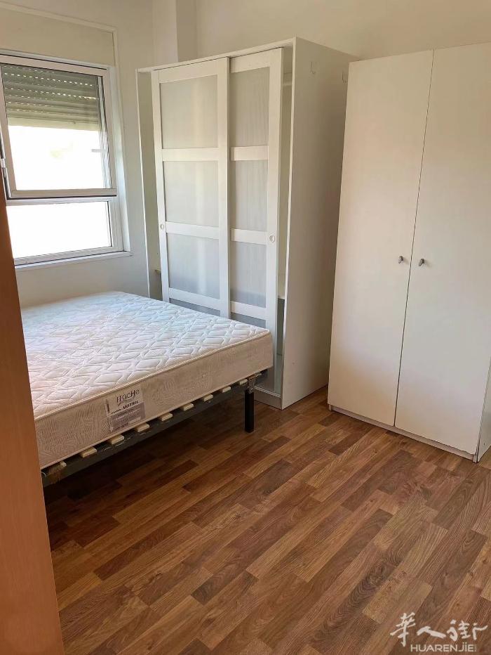 🏡L4 besos mar两分钟，三房两卫，一个大客厅大阳台，还剩一个双
