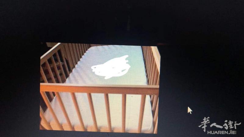 婴儿床