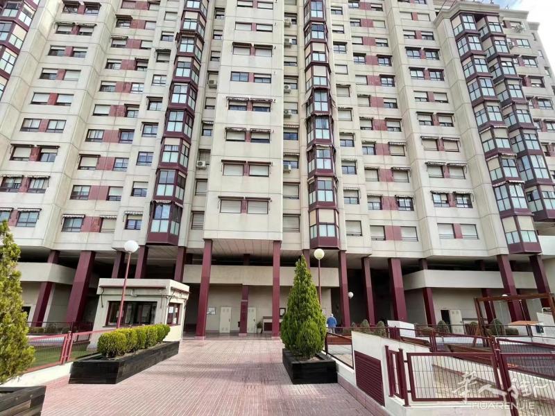 【3号线san fermin小区房，大床房300欧