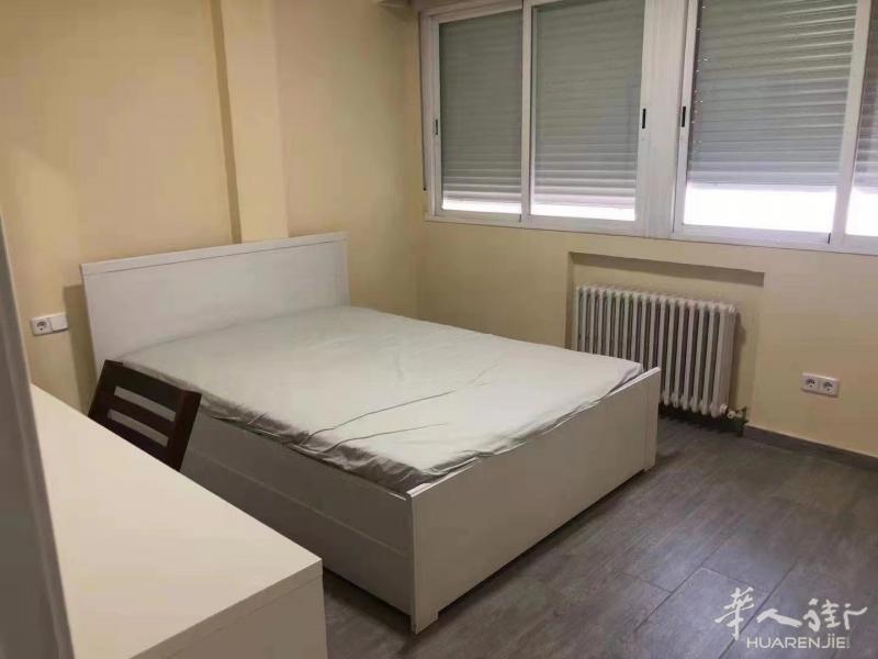 【3月起租，北部近马自治，大床房450欧，费用全包