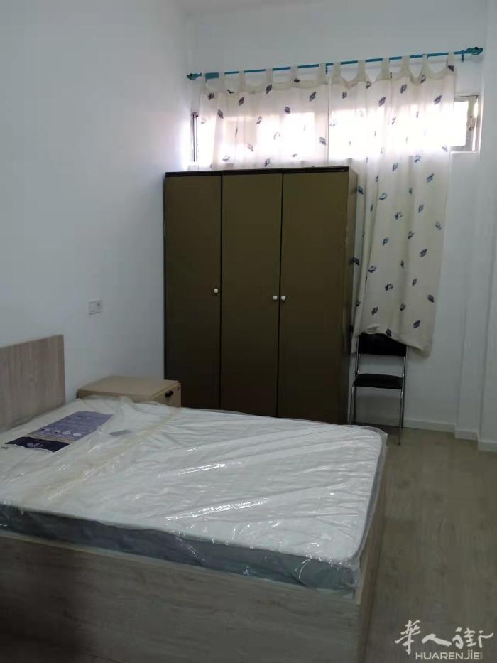 🏡6路usera单间带独卫，地址Calle ramon lujan  madr