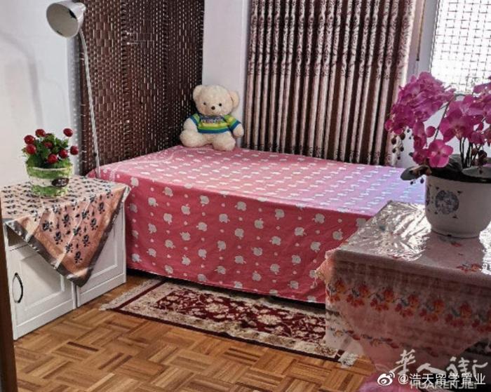 🏡3路地铁Almendrales单间 离地铁口2分钟，市中心十几分钟，直达mo