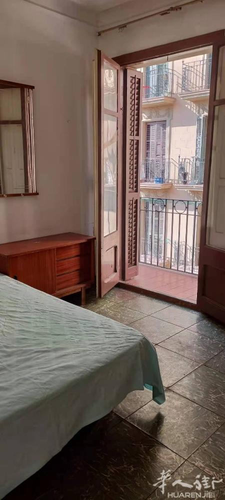 🏡巴塞单间出租，巴塞罗那市中心2路3路地铁PARAL_LEL双人大房间，阳光房