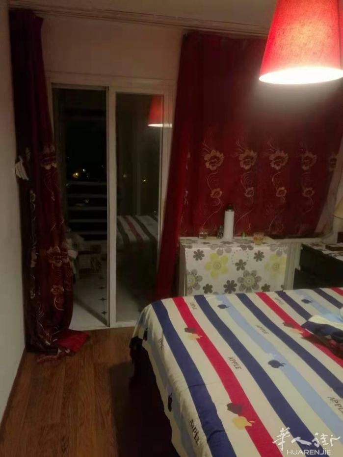 🏡马德里c2/c7线的el pozo站单间带独卫出租，房子三室两卫，随时入住，