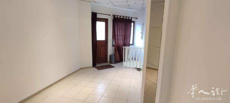 Alfortville Centre 39平，降价到165k, 住宅商用皆可，地理位置佳，房东急于出售