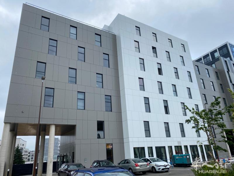 91 Massy-Palaiseau 跃层套房一室一厅出租，33平米，880€包杂费