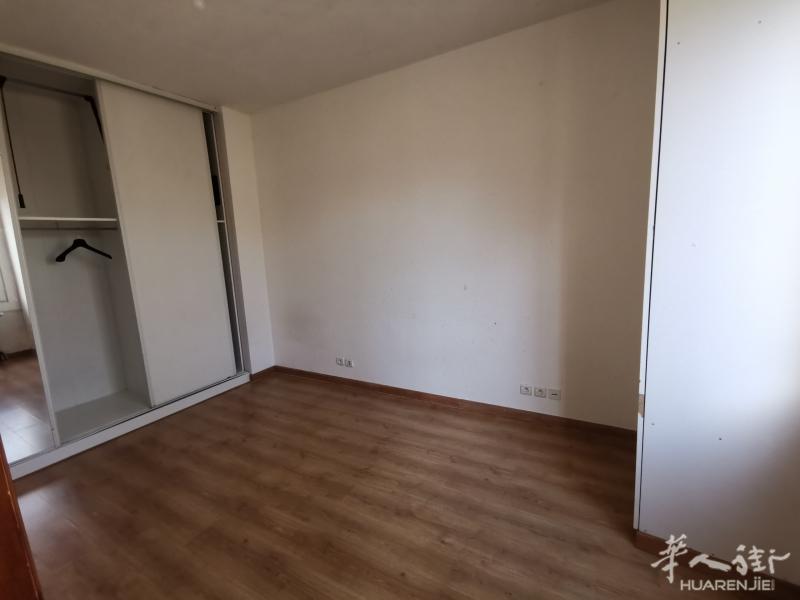 VILLEJUIF METRO P.V.COUTURIER VENTE 2 PIECES 44 M² CAVE