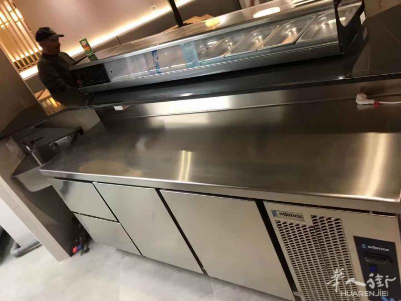 出售不锈钢工作台冰箱，立式冰箱，吧台冰箱，店铺厨房厨具等