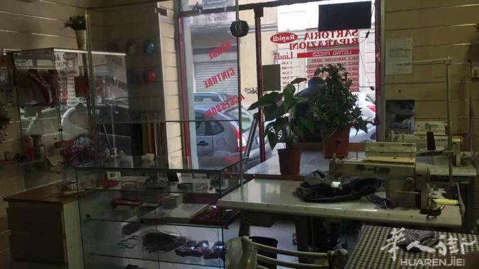 本修改店发展已有十六年生意稳定门面两间带阁楼因另有发展急转让，附近有大学小学幼儿