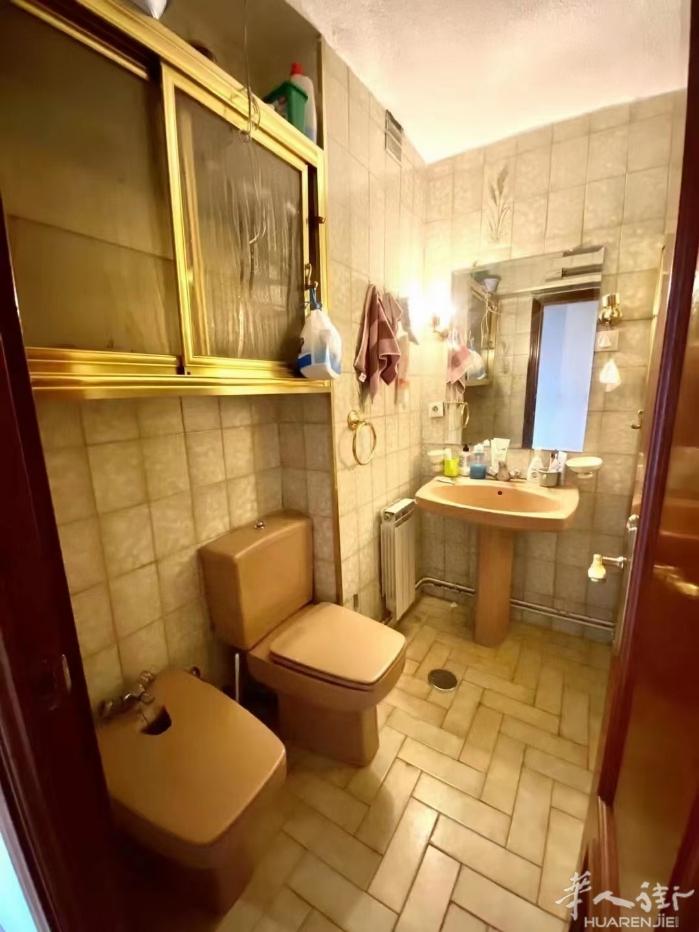 🏡马德里地铁3号线San单间出租 租金310欧 ，带空调，现在可看房，合同一年