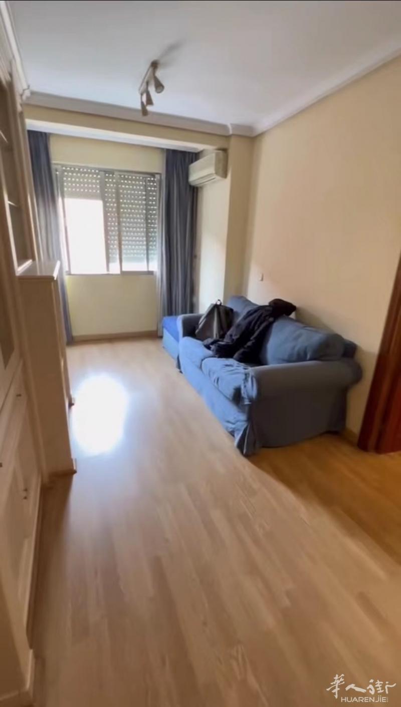 【Getafe 三室一厅850欧】
—- 洗衣机、