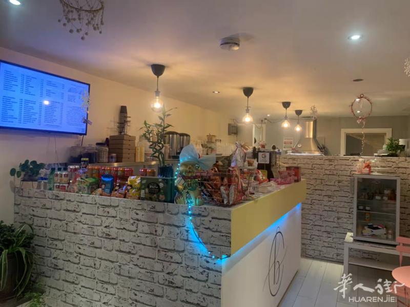 伦敦2区位于market 中的奶茶，寿司店铺转让，地段非常好，客流量大，生意稳定.店铺刚新装修设备齐全，一接手就可以营业.楼下地下室可以作为美容美甲室出租