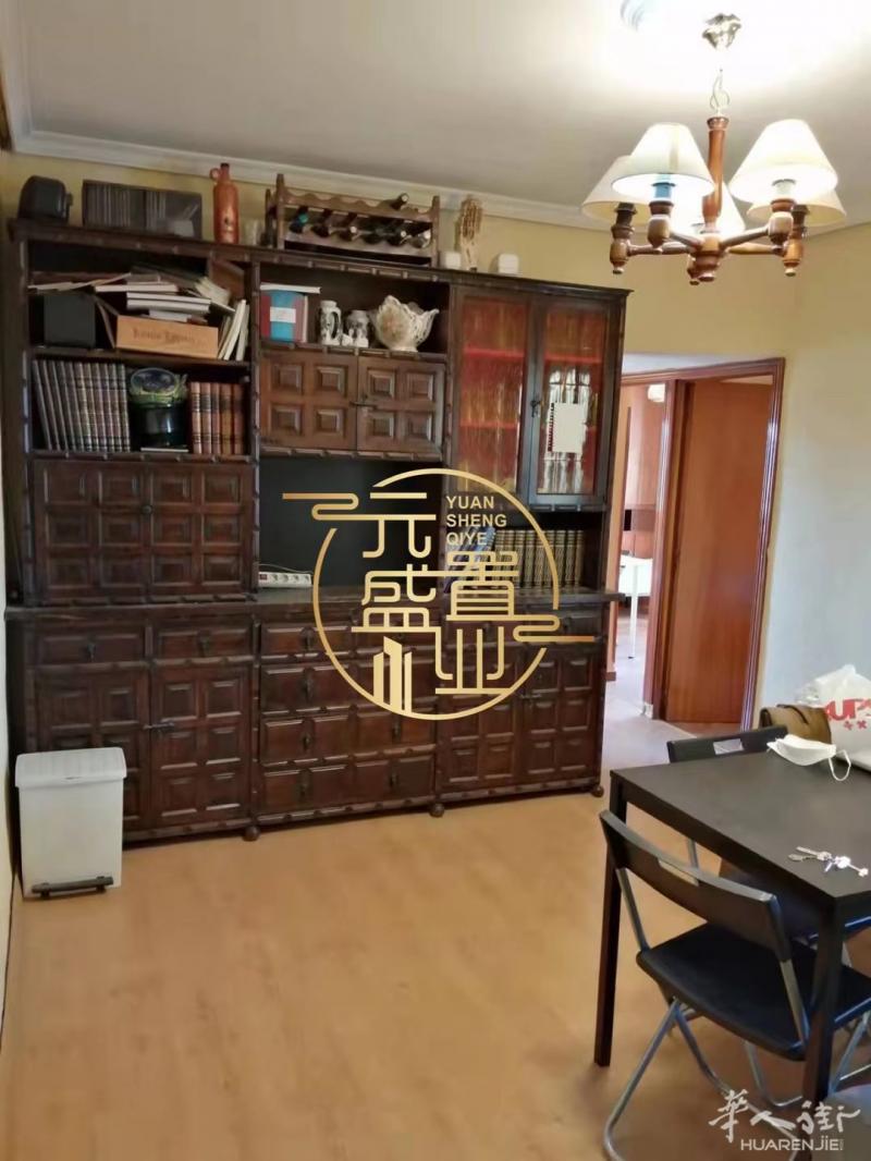 【Getafe卡三学区房，三室一厅680欧】
—-