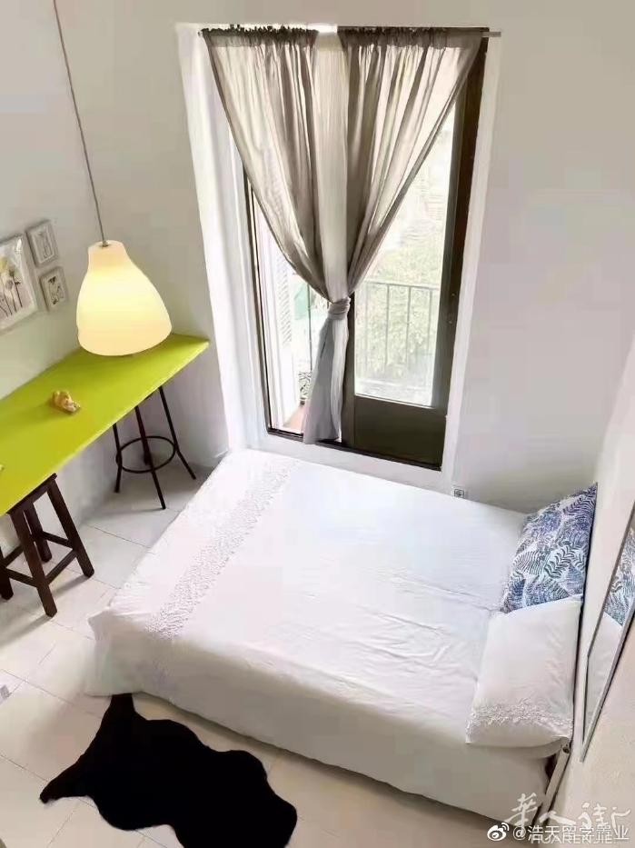 🏡市中心1号线Gran via 3个单间出租，费用全包  地铁两分钟，方便去各