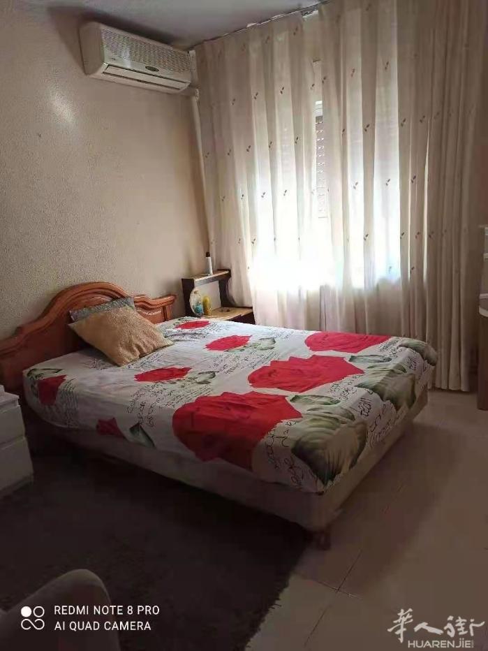 🏡马德里3号线ciudad de los angeles单间出租，房子三室一厅