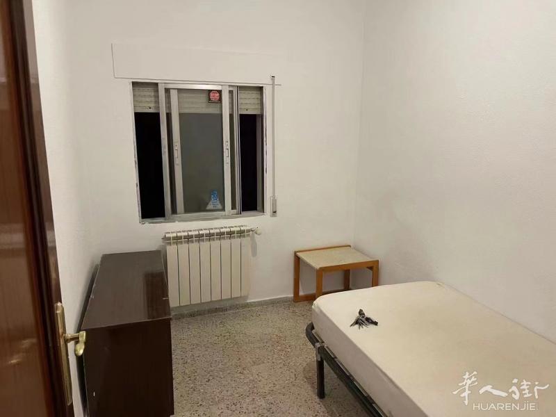 Alcorcón三室一厅，租金750€，位于市中心