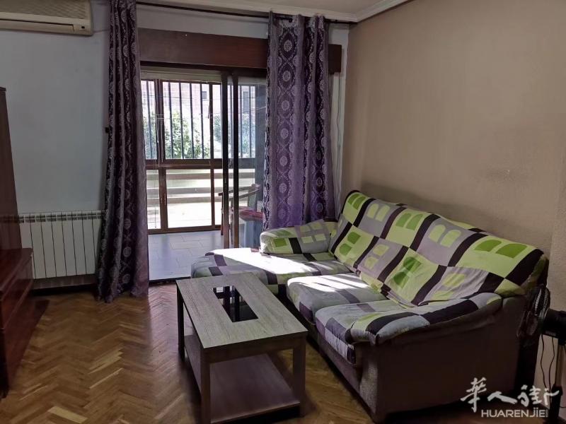 【fuenbrada市中心两室一厅一大阳台，月租6