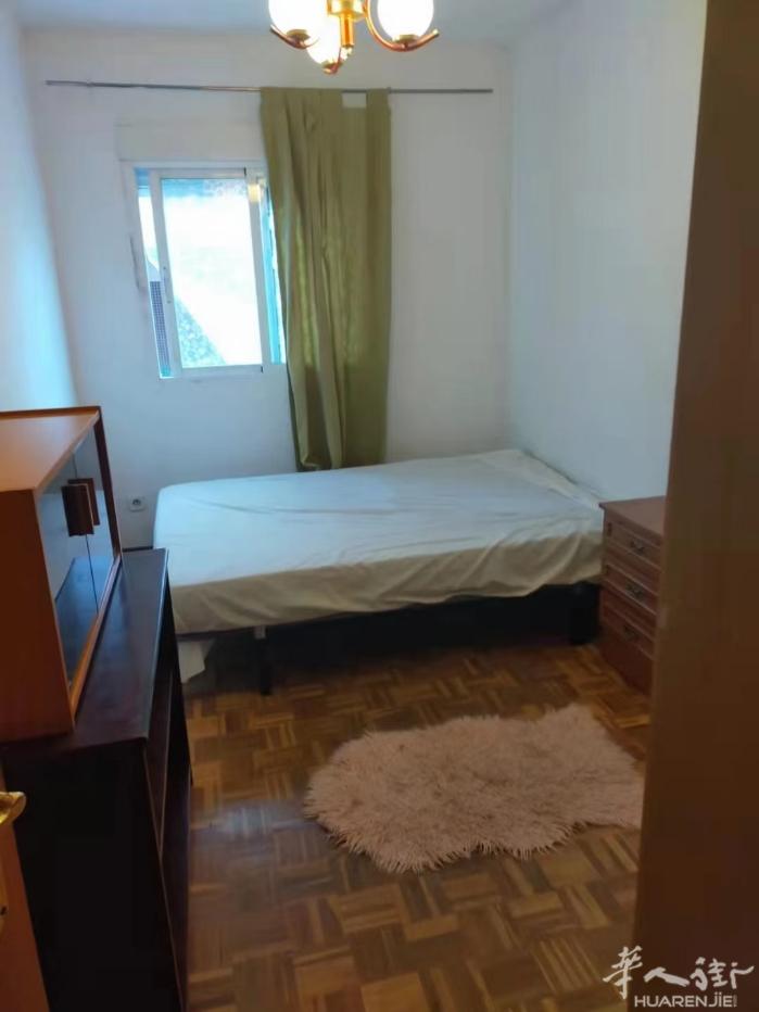 🏡Pueblo Nuevo地铁口两个房间出租房子三室一厅一卫，2楼朝南空气好、